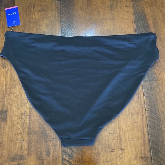 High Leg Mid Rise Bikini Bottoms - Picture 4 of 5